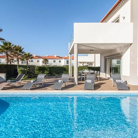 Villa Ferrel Sleeps 6 Pool Wifi *