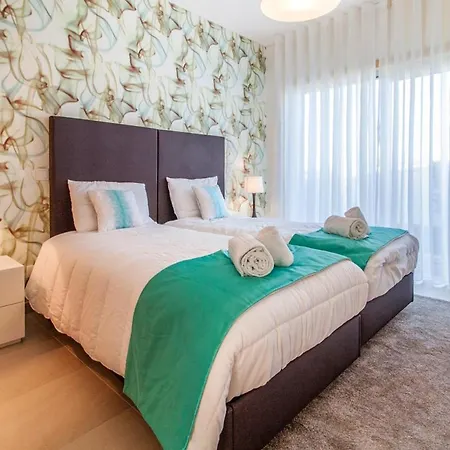Ferrel Sleeps 6 Pool Wifi Villa *